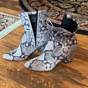 Steve Madden Gray Snakeskin Ankle Boots